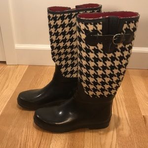 Banana Republic Houndstooth Rain Boots - Size 8